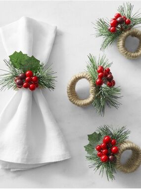 Williams Sonoma Holiday Holly Berry Napkin Rings Set  Pine Christmas Table Decor